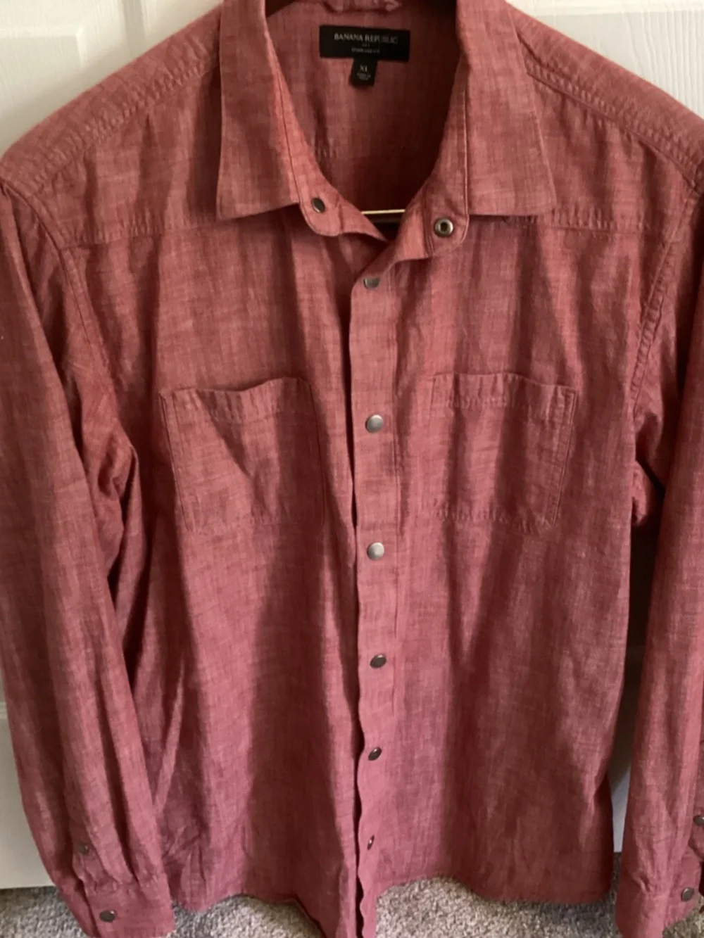 Mens Banana Republic Red White Washed Long Sleeve Snap Closure Size XL/TG